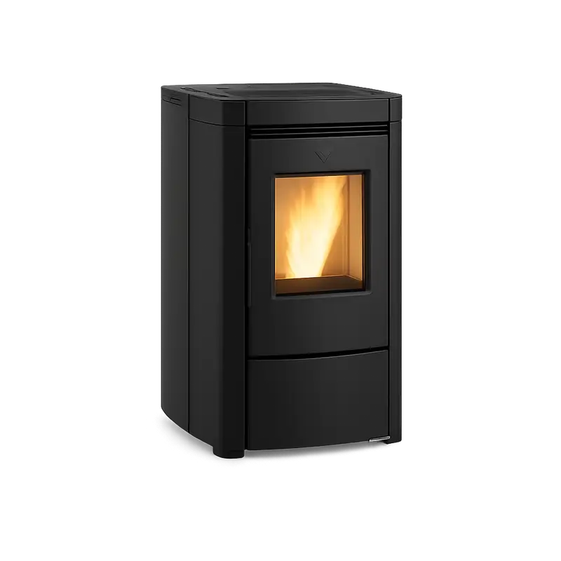Moderner schwarzer Pelletofen mit Sichtfenster und sichtbarer Flamme, energieeffizient und umweltfreundlich – perfekte Heizlösung für Wohnräume in Landeck, Tirol. Jetzt bei Heiztechnik Landeck entdecken.